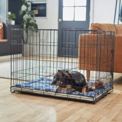 Frisco Plush Tri-fold Arrow Print Dog Crate Mat -Frisco Sales Store 255998 PT5. AC SS1800 V1616121684