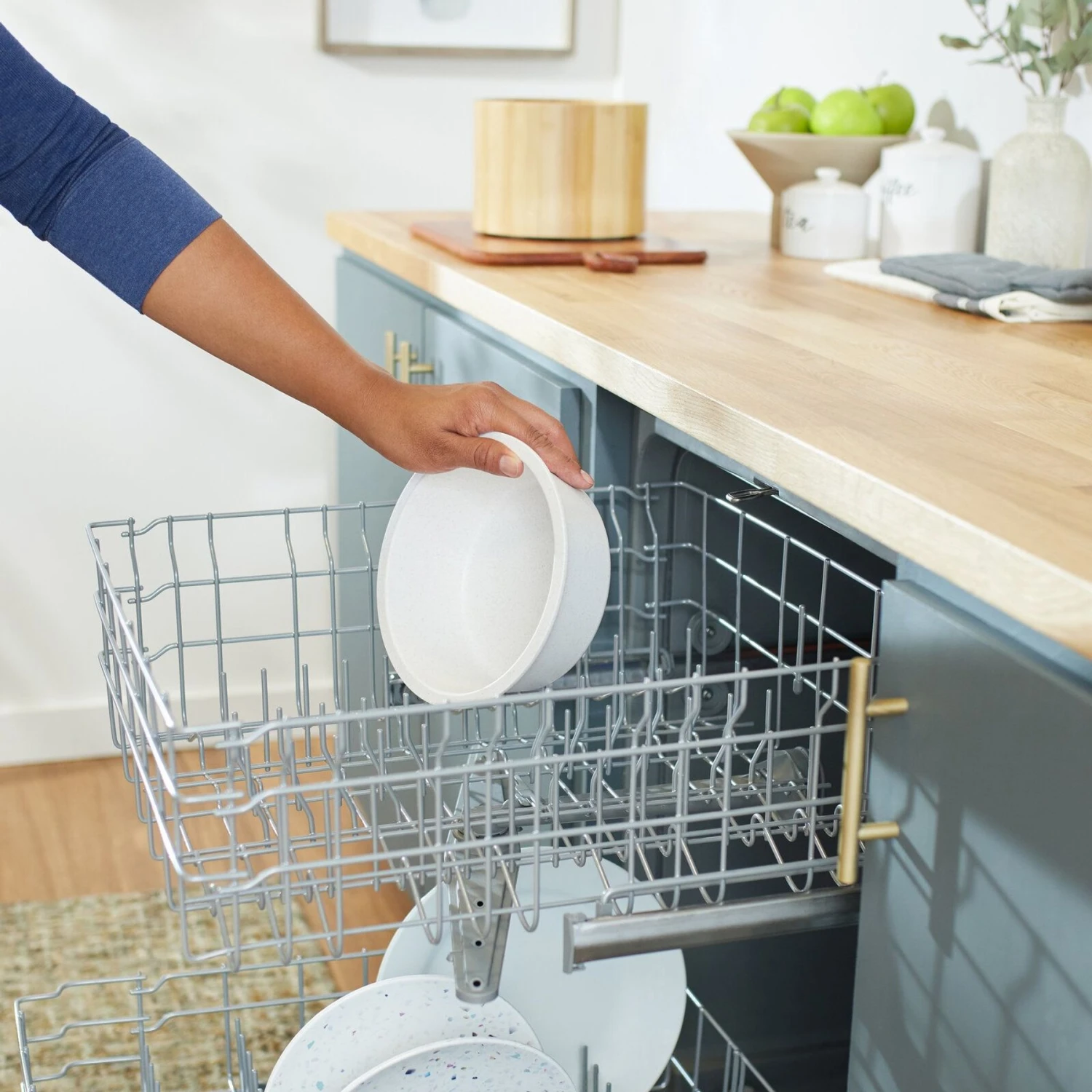 Frisco Elevated Non-Skid Bamboo Melamine Dog Bowl With Bamboo Stand 5 Frisco Elevated Non-Skid Bamboo Melamine Dog Bowl With Bamboo Stand - Image 5