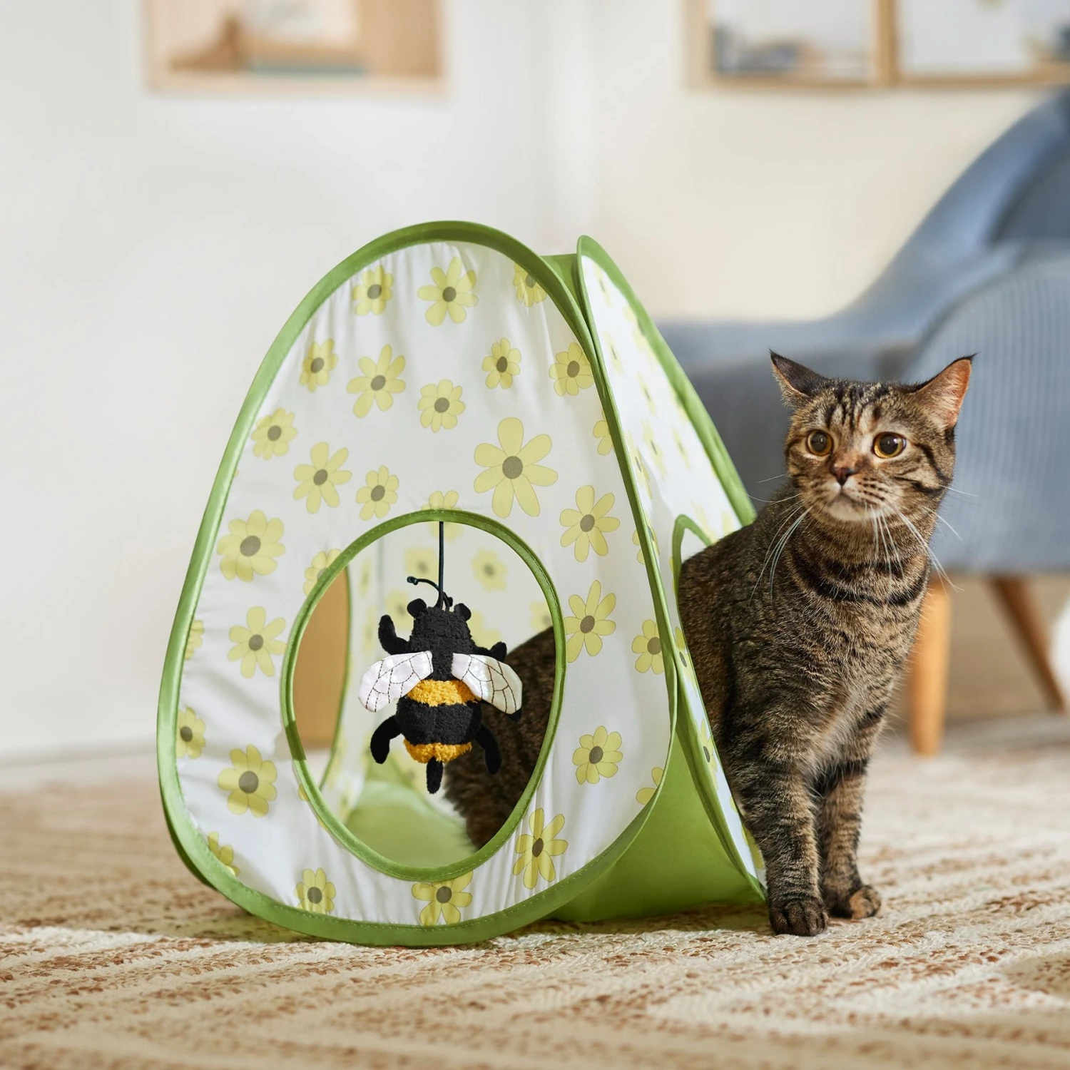 Frisco Spring Daisy Pop-Up Tent Cat Toy With Catnip 1 Frisco Spring Daisy Pop-Up Tent Cat Toy With Catnip